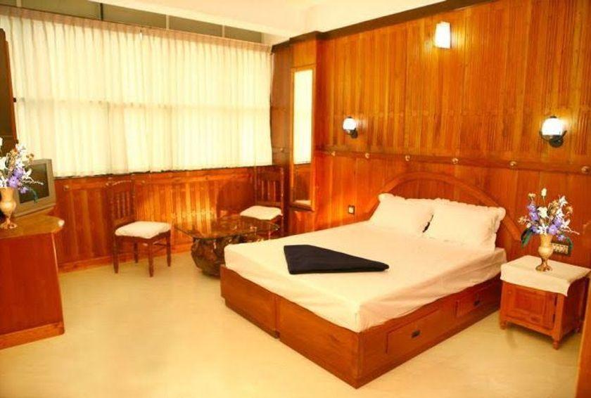 Dolphin Residency Thekkady Exterior foto